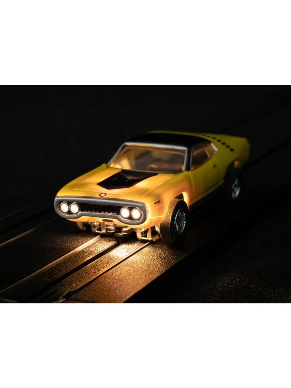 Auto World 1971 Plymouth GTX (Yellow) X-Traction Flamethrowers R33 HO Slot Car - Image 4