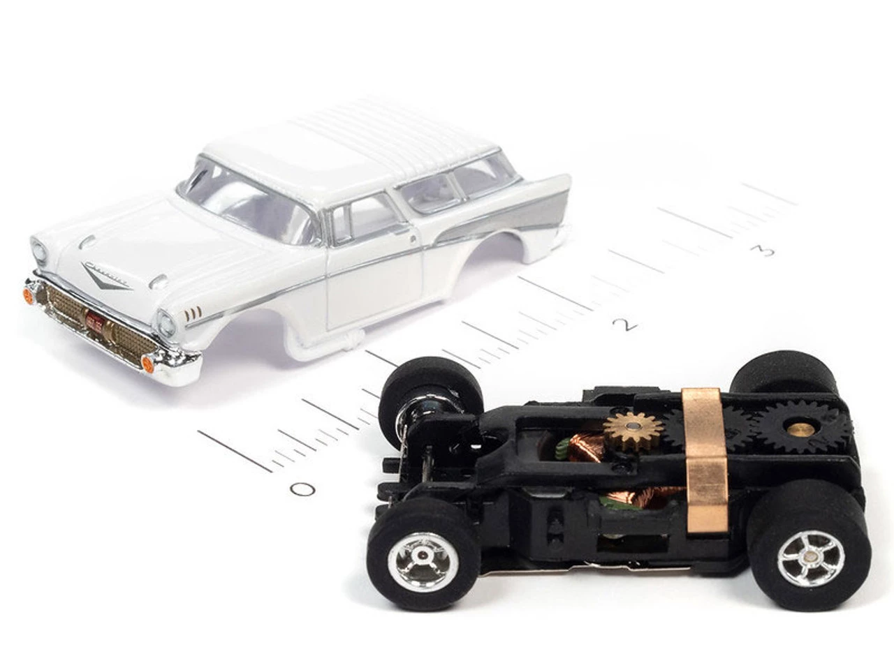 Auto World 1957 Chevrolet Nomad (White) X-Traction R34 HO Slot Car - Image 3