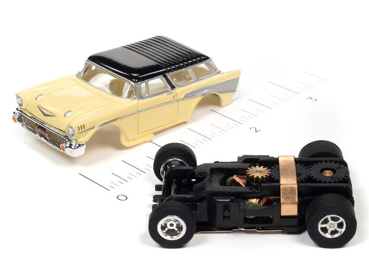 Auto World 1957 Chevrolet Nomad (Yellow) X-Traction R34 HO Slot Car - Image 3