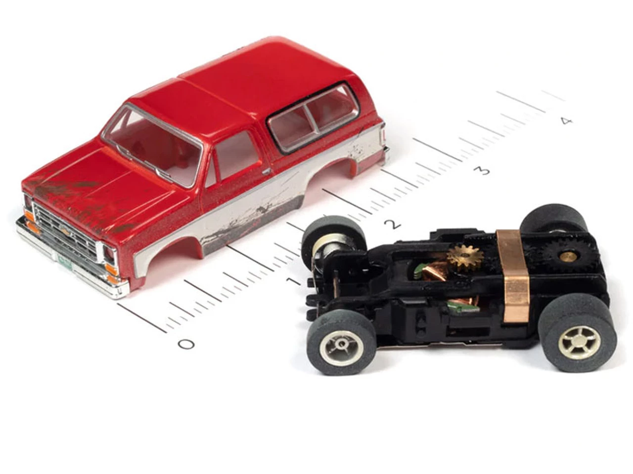 Auto World 1977 Chevrolet Blazer (Red/White) X-Traction R1 HO Slot Car - Image 3
