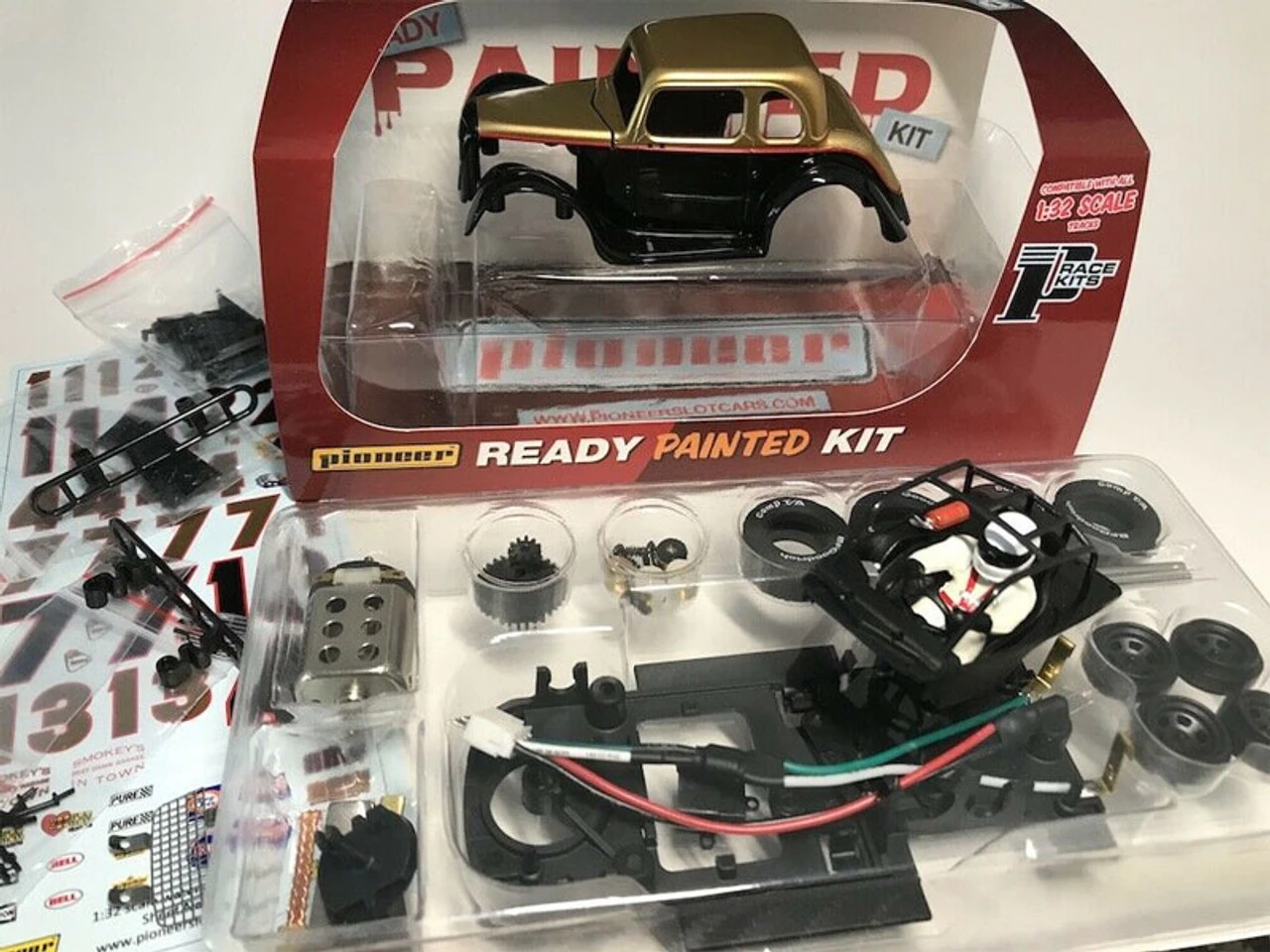 Pioneer 1934 Ford Coupe Legends Racer 'Ready Painted' Kit 1/32 Slot Car - Image 2
