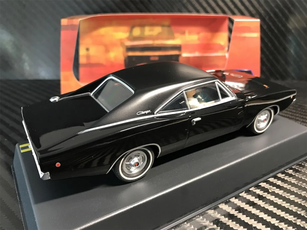 Pioneer 1968 Dodge Charger R/T 440, 'Assassins' - BULLITT 1/32 Slot Car - Image 4