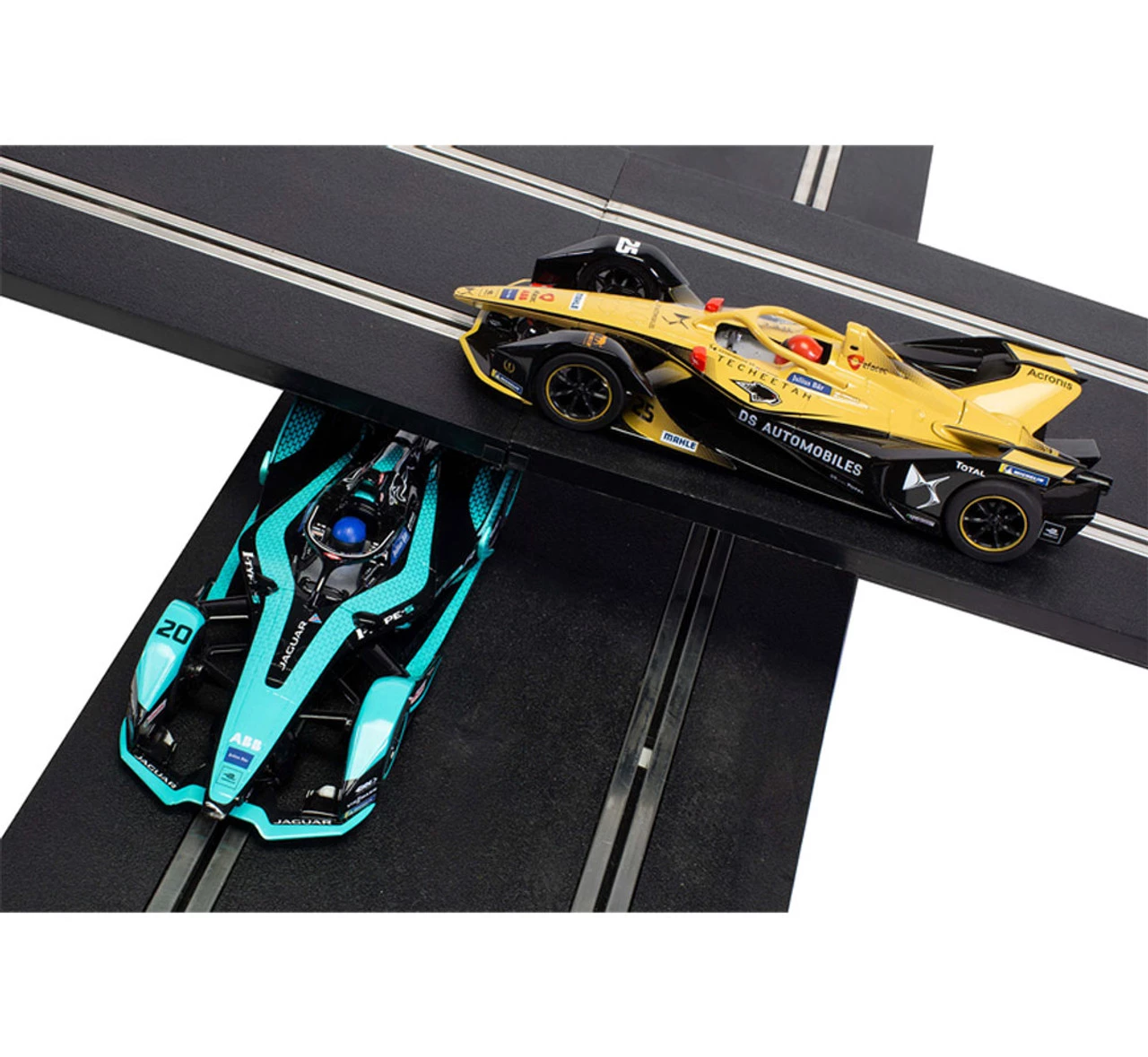 Scalextric Formula E World Championship Spark Plug 1/32 Slot Car Track Set - Image 7