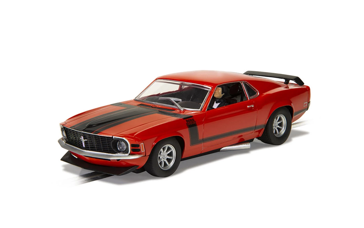 Scalextric American Street Dual (1970s Chevrolet Camaro vs 1970s Ford Mustang) 1/32 Slot Car Set - Image 4
