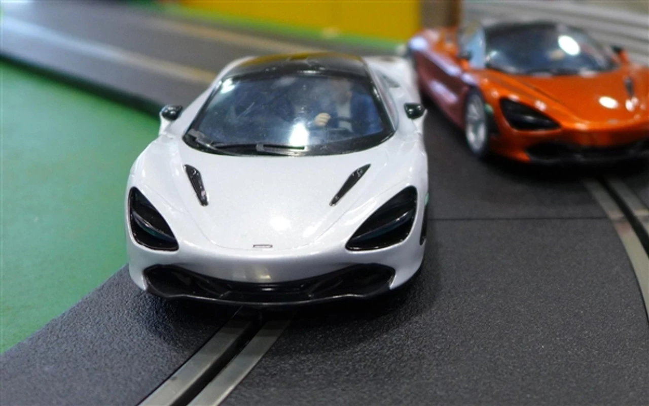 Scalextric McLaren 720s - Glacier White 1/32 Slot Car - Image 6