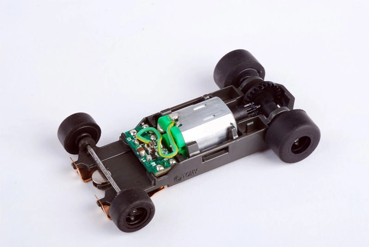 AFX Mega G+ HO Slot Car Long 1.7" Wheelbase Rolling Chassis - Image 2